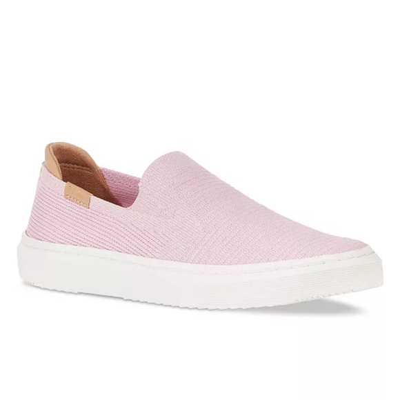 UGG Shoes - UGG Soft Pink Knit Slippers